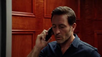 Hey. Hey. - Hawaii Five-O
