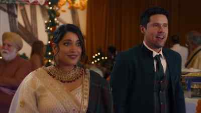 - Hey, hey.
- This party is incredible. - Christmas with the Singhs