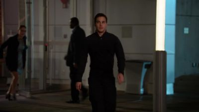 Hey... Hey, wait. - Supergirl
