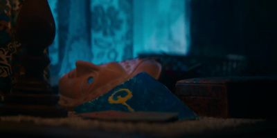 Hey. Hey. Wake up. Wake up. - Knights of the Zodiac