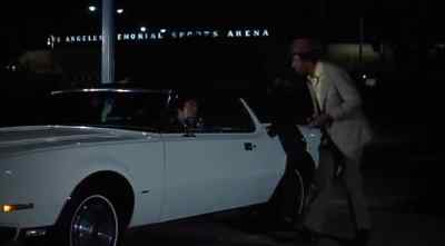 - Hey.
- Hey. What's happenin', babe? - Trouble Man