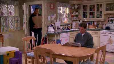 - Hey.
- Hey, what's up? - Everybody Loves Raymond
