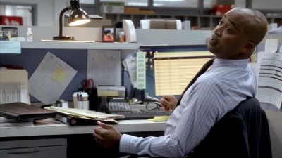 -Hey.
-Hey, yourself. - Bosch
