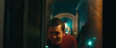 - Hey. - Hi. - Hey. - Hey! - How to Be Single