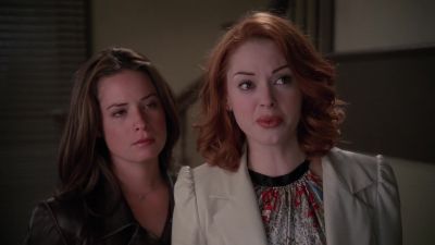 - Hey.
- Hi. - Charmed
