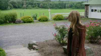 - Hey.
- Hi. - Sneaky Pete