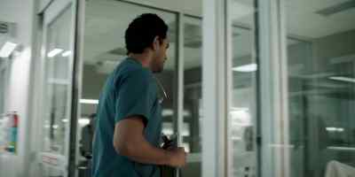 - Hey!
- Hi. - Transplant