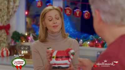 Hey, honey, - The Christmas House