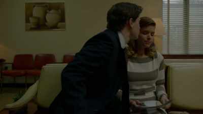 Hey, honey. - Pose
