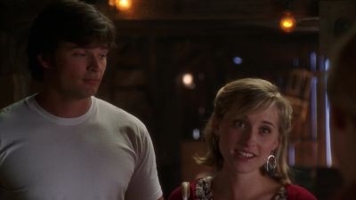 Hey, how about you come join us
at the lake? - Smallville