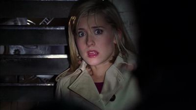 Hey, how'd you get in here? - Smallville