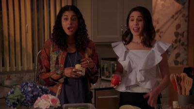 Hey, how'd it go?
Did you get a new diagnosis? - Crazy Ex-Girlfriend