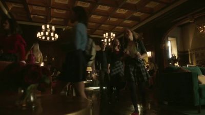 Hey. How'd it go
with Alyssa Chang? - Legacies
