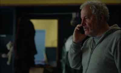 - Hey, hun.
- Hi, honey. - Ghostlight