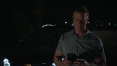 - Hey.
- Athena, I know who it is. It's Reggie. - 9-1-1