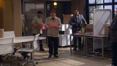 -Hey, I brought donuts. - Lopez vs Lopez