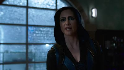 Hey, I don't remember sending you
an invitation. - Supergirl