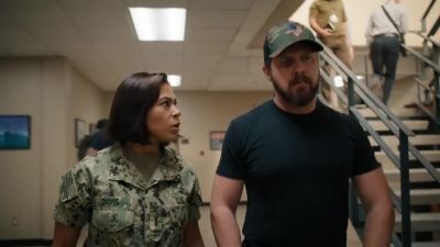Hey, I don't want you
hurting yourself. - SEAL Team