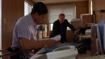 Hey, I got a
desk calendar here. - CSI: Miami