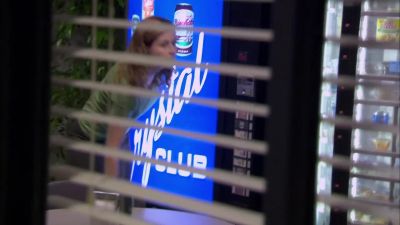 - Hey, I got you one.
- Hey. - The Office