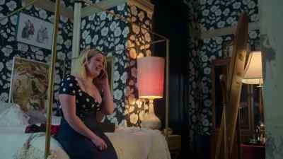 -Hey.
-Hey. - Good Trouble