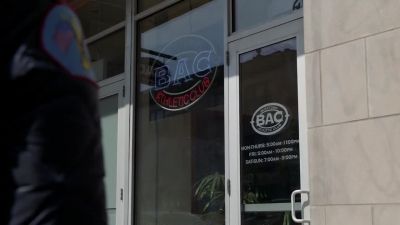 - Hey, I know this place.
I take spin classes here. - Chicago Fire