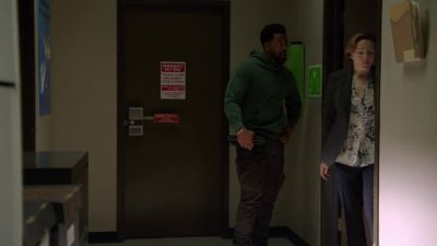 Hey, I need a minute
alone with Oscar. - Chicago P.D.