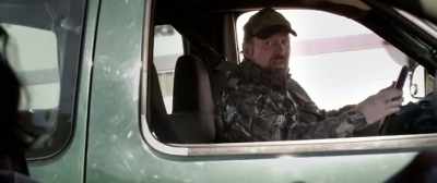 - Hey, I need help!
- I can't hear you! - Kidnap