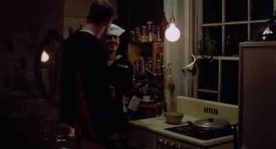 Hey, I smell grass.
I smell grass, Badass. - The Last Detail