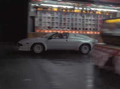 Hey, I think I've got one
over here! - Miami Vice