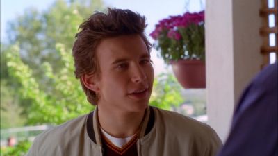 - Hey, Ian.
- Mr. Sullivan, hi. - Smallville