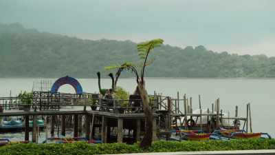 Hey, I'm gonna check
something out real quick, - Beauty and the Billionaire: Bali