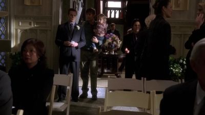 HEY, I'M GONNA TAKE
MAYA TO THE PARK. - Six Feet Under