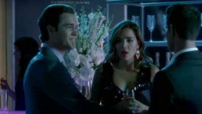 - Hey, I'm Jake.
- Hi. Brody. - Famous in Love
