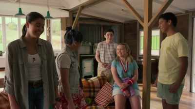 Hey, I'm thirsty.
Do you have any water? - Rock Island Mysteries