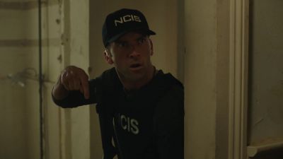 Hey, in here. - NCIS: New Orleans