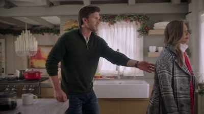 Hey. It's gonna be okay. - Christmas Unleashed