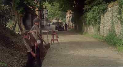 - Hey!
- It's her. The Ridgeway girl. - Death on the Nile