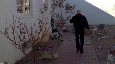 Hey, it's me. Wait for the thing. - Breaking Bad