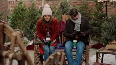 - Hey, it's Phoebe
from Evergreen. - Christmas Plus One