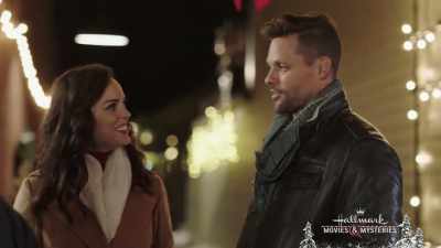 - Hey.
- I've not done this in forever. - Last Vermont Christmas
