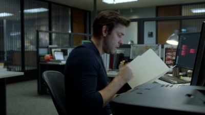 Hey, Jack, got you a Danish. It's blueberry. - Tom Clancy's Jack Ryan