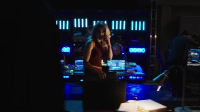 Hey, John. I know you
have to protect that agent. - Arrow