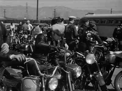 Hey, Johnny, look. - The Wild One