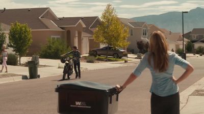 Hey kid Don't leer at the neighbors - Fright Night