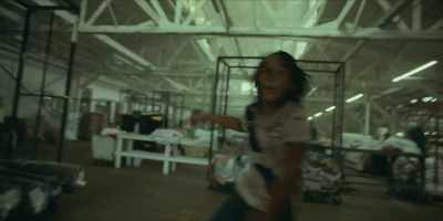 - Hey, kid, stop!
Get over here!
- Grab him! Grab him! - City of Dreams