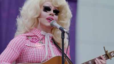 # Hey kitty girl - Trixie Mattel: Moving Parts