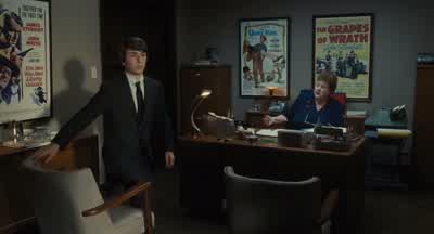 Hey. L-Lose the tie. - The Fabelmans