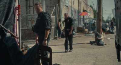 Hey. LAPD, man.
Hey. We just want to talk. - Muzzle