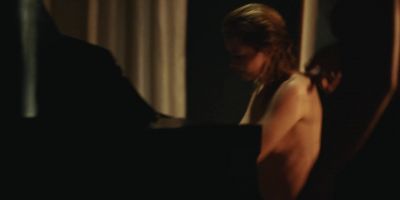 -Hey, Leia.
-Yes? - The Idol